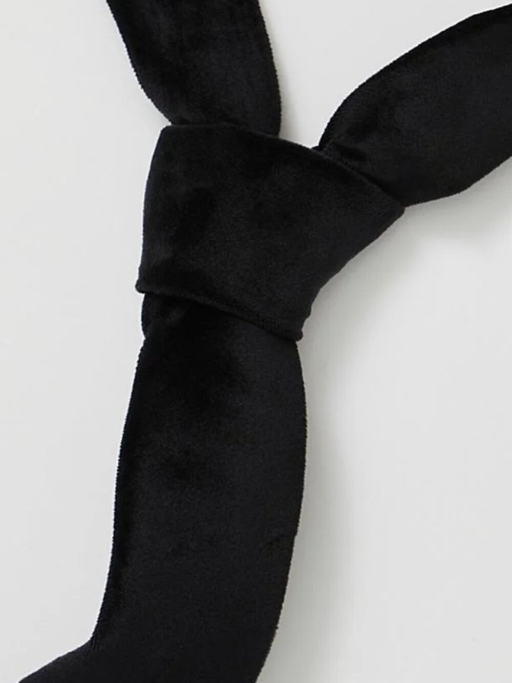 NWT Free People Vaughn Velvet Tie in Black - Picture 4 of 4